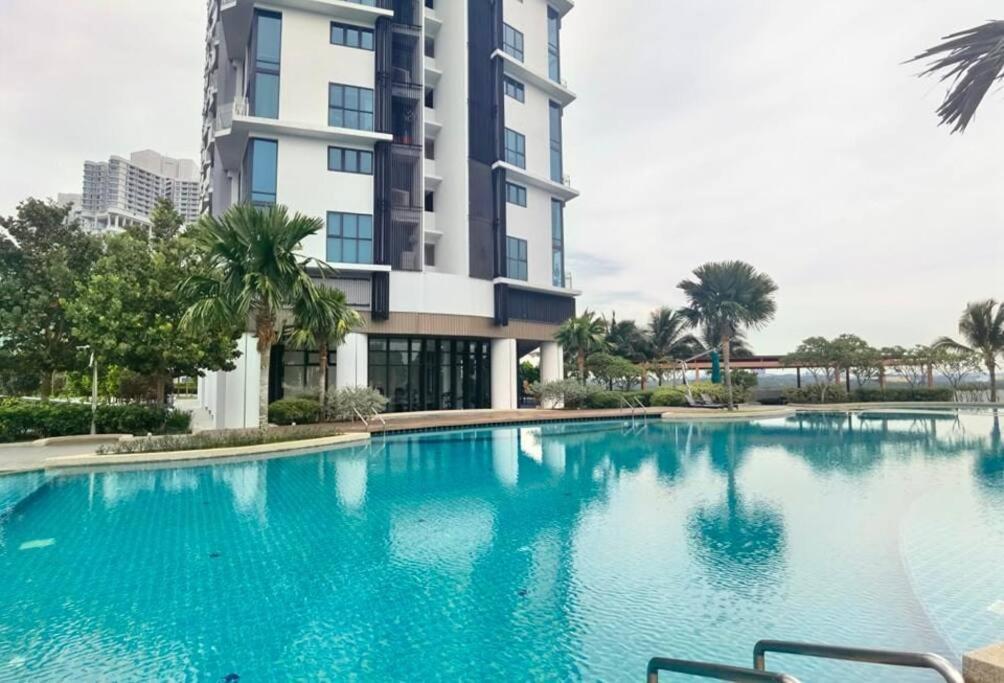C2518 Almas Seaview Muji100mbpsnetflix By Apartment