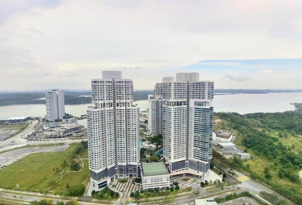 Apartment C2518 Almas Seaview Muji100mbpsnetflix By